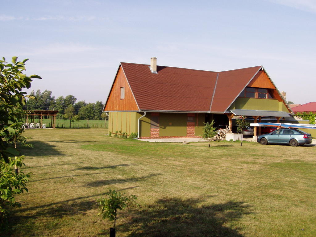 Penzion Pod Vápenkami Strážnice Esterno foto
