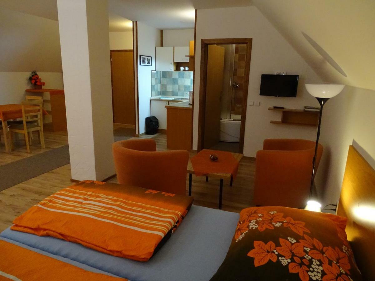 Penzion Pod Vápenkami Strážnice Esterno foto