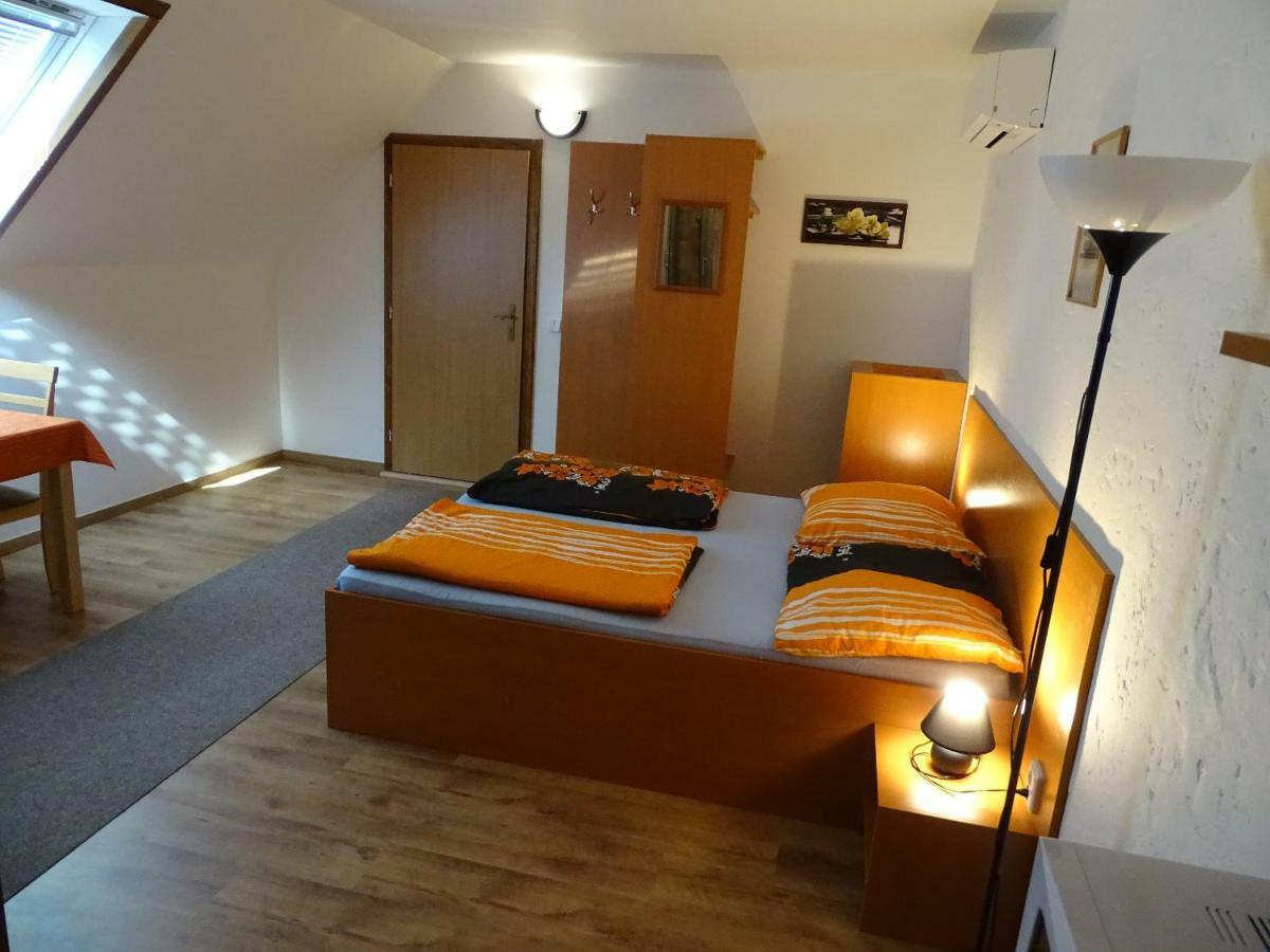 Penzion Pod Vápenkami Strážnice Esterno foto