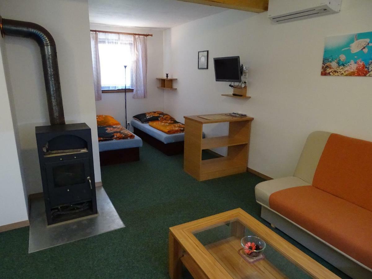 Penzion Pod Vápenkami Strážnice Esterno foto